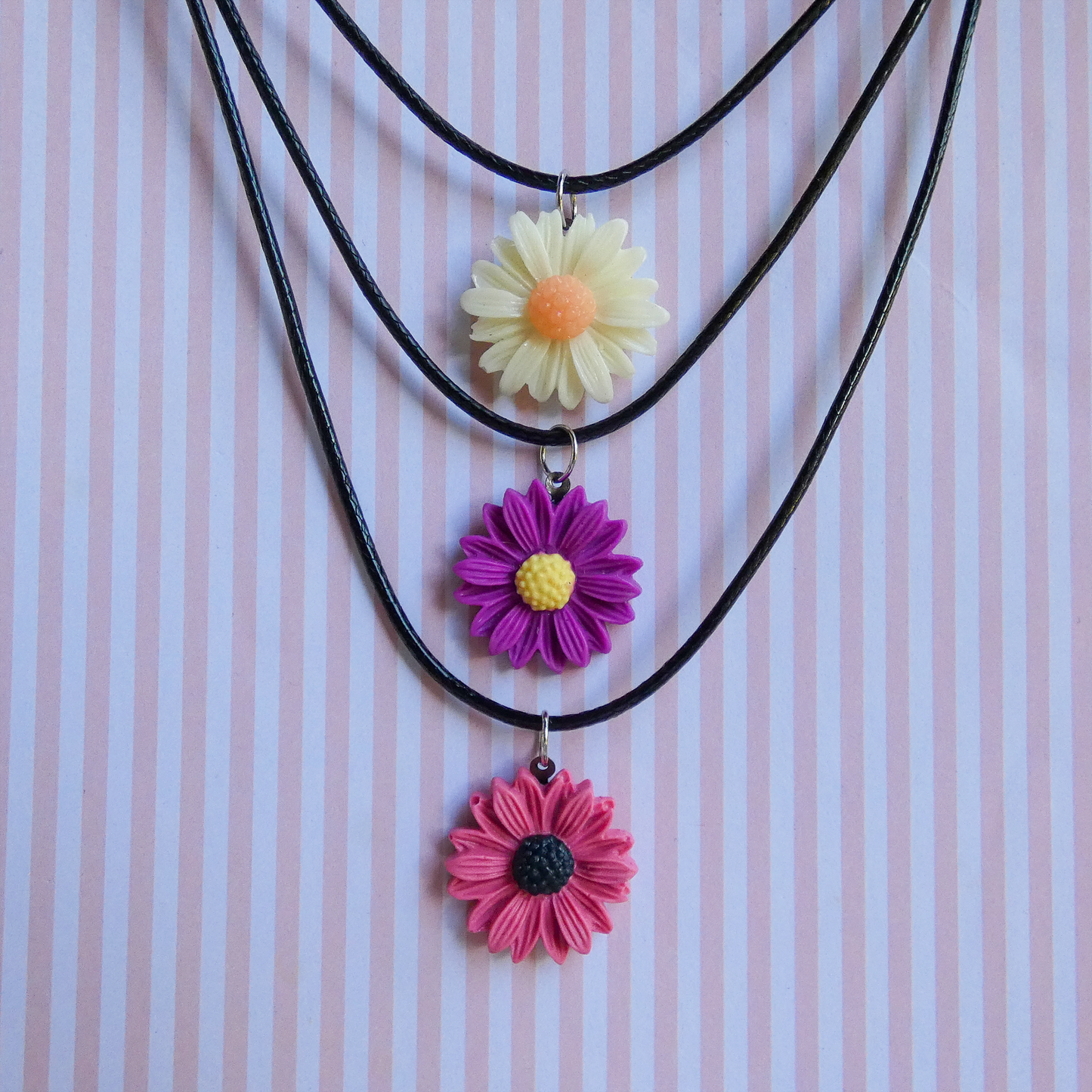 Daisy Flower Black Cord Necklace